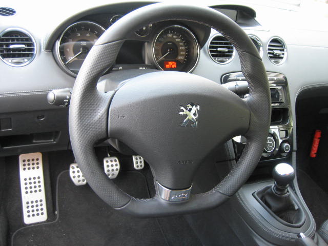 ３０８ＣＣオープン試乗車・・・最近人気です！