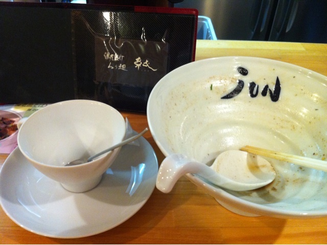 らぅ麺　純　で豚骨魚介あっさりらぅ麺をいただく