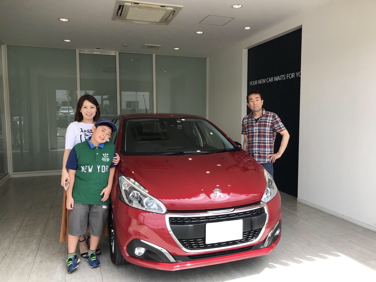 208Allureご納車させて頂きました♪