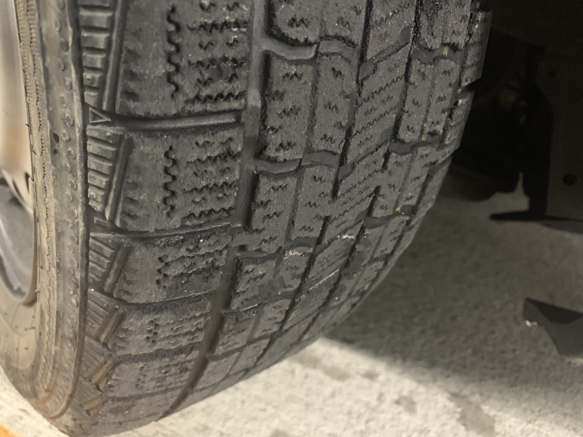 スタッドレスタイヤ