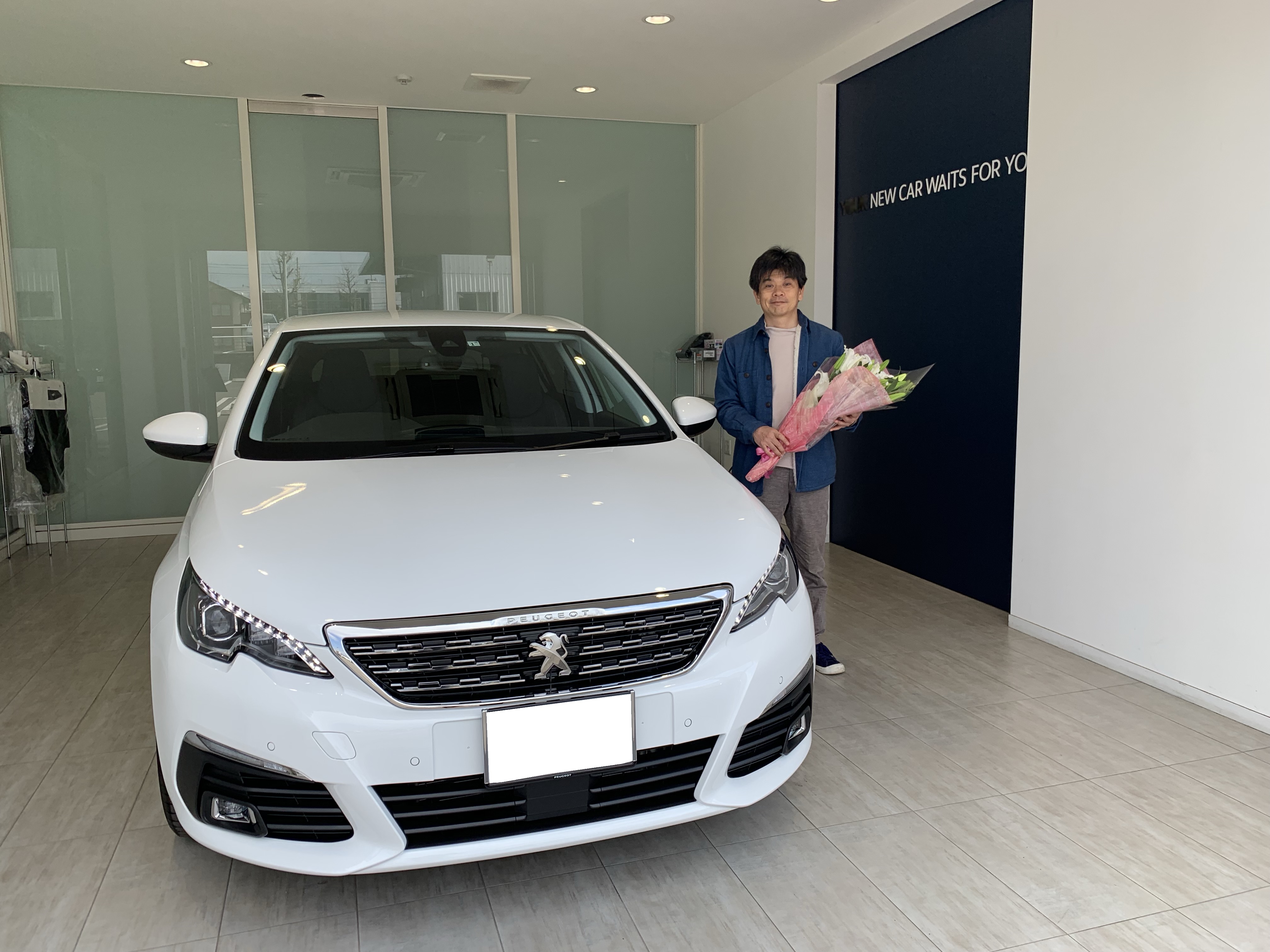 308Allure BLUE HDiご納車させて頂きました♪