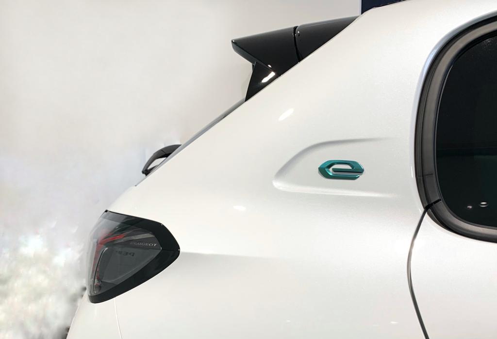 電気自動車は迷わず試乗です！