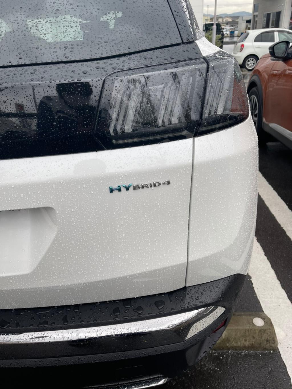 ハイブリッド車