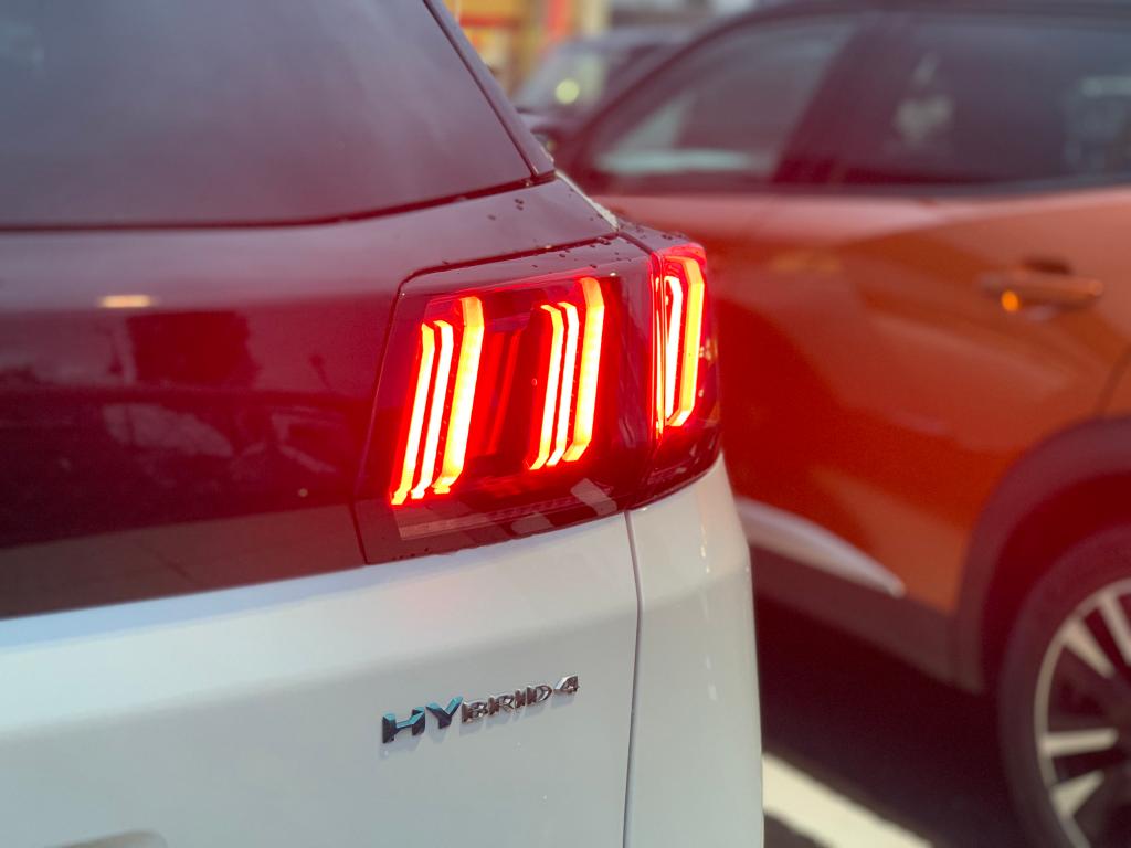 HYBRIDな日常はいかがですか？